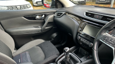 Nissan Qashqai 1.3 DiG-T N-Connecta 5dr Petrol Hatchback
